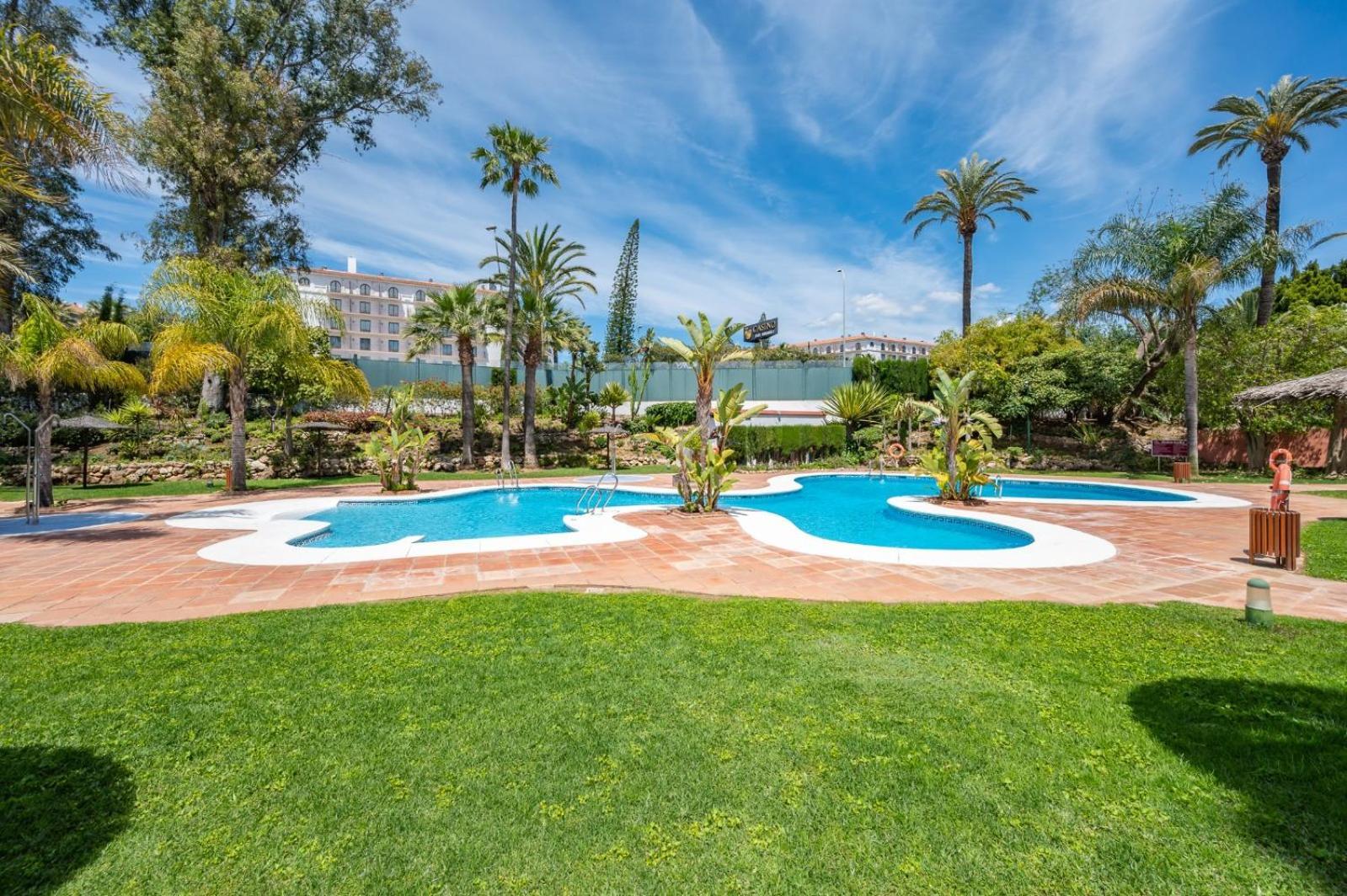 2 Bedroom Apartment In Medina Garden - Puerto Banus Marbella Exterior foto